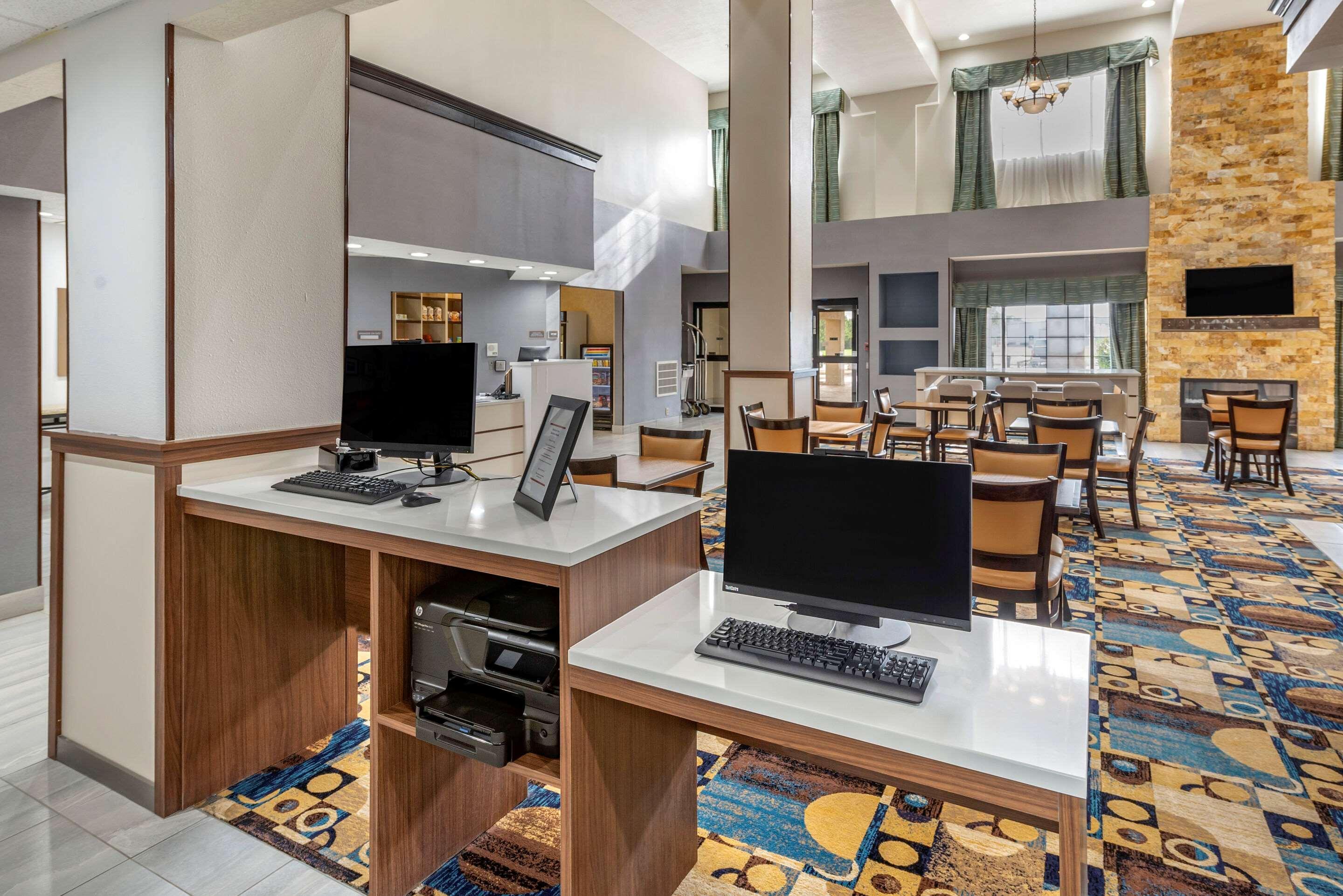 Comfort Suites Clovis Buitenkant foto