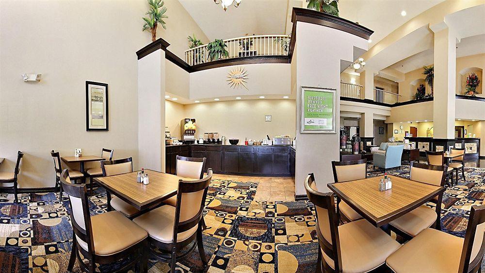 Comfort Suites Clovis Buitenkant foto